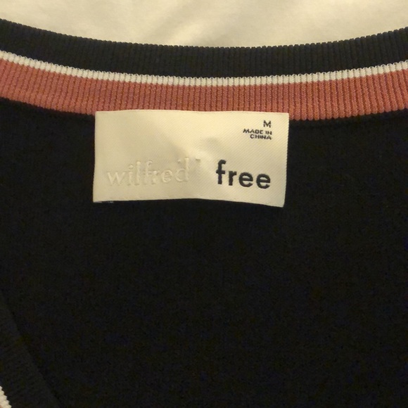 Aritzia black crew neck sweater - Picture 2 of 4